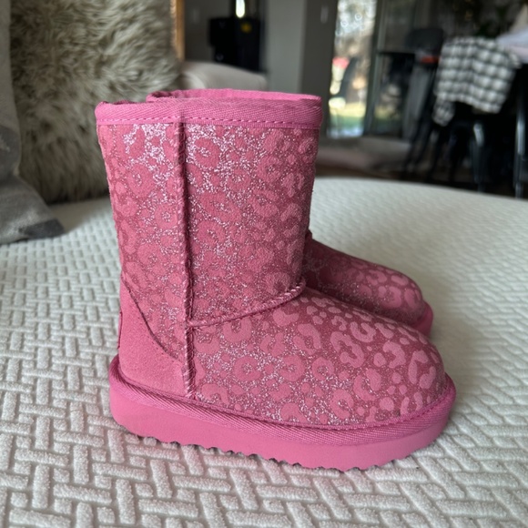 toddler ugg boots size 6 - Picture 3 of 5